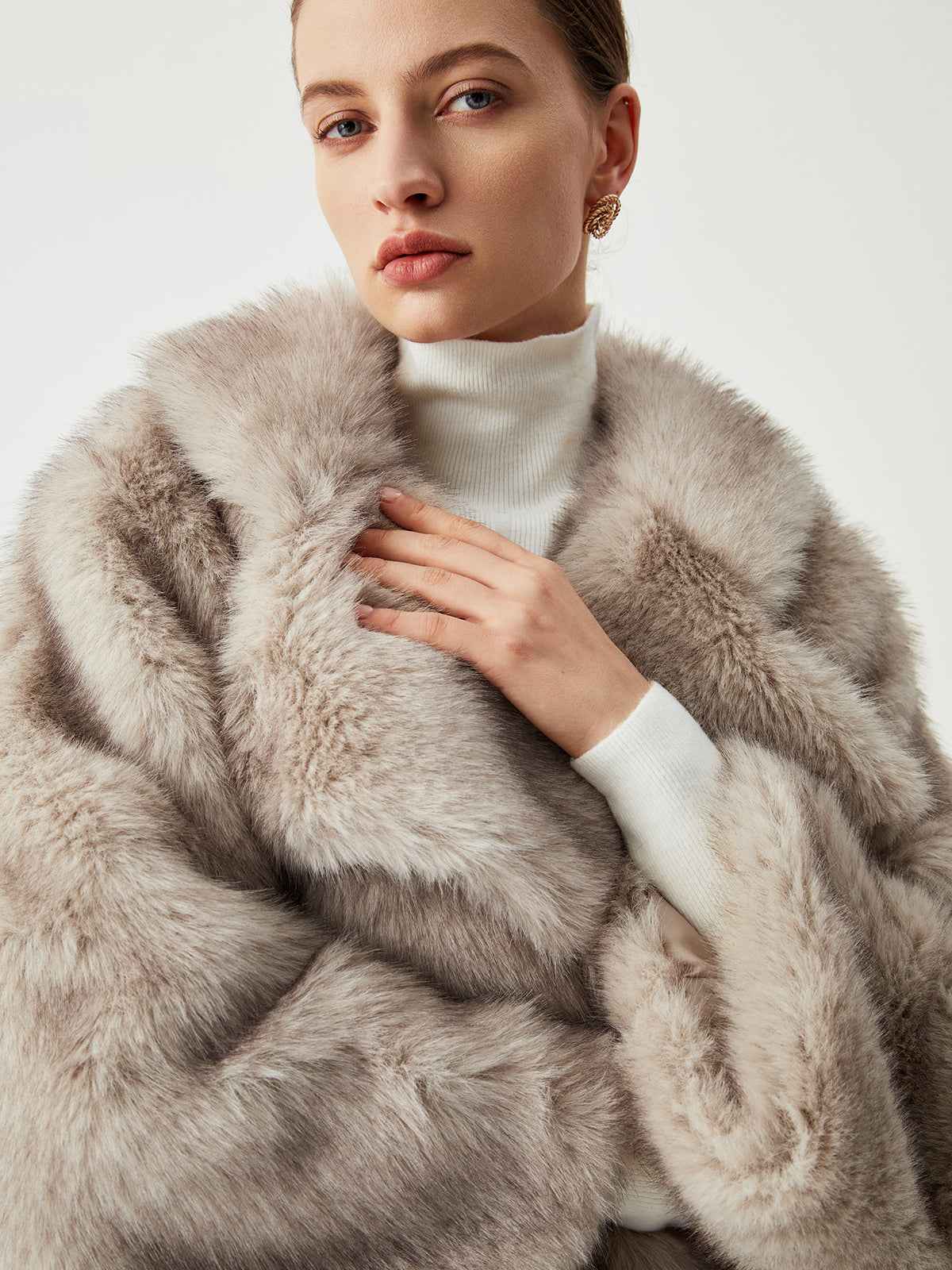 Ella | Cozy Stylish Winter Faux Fur Coat 3