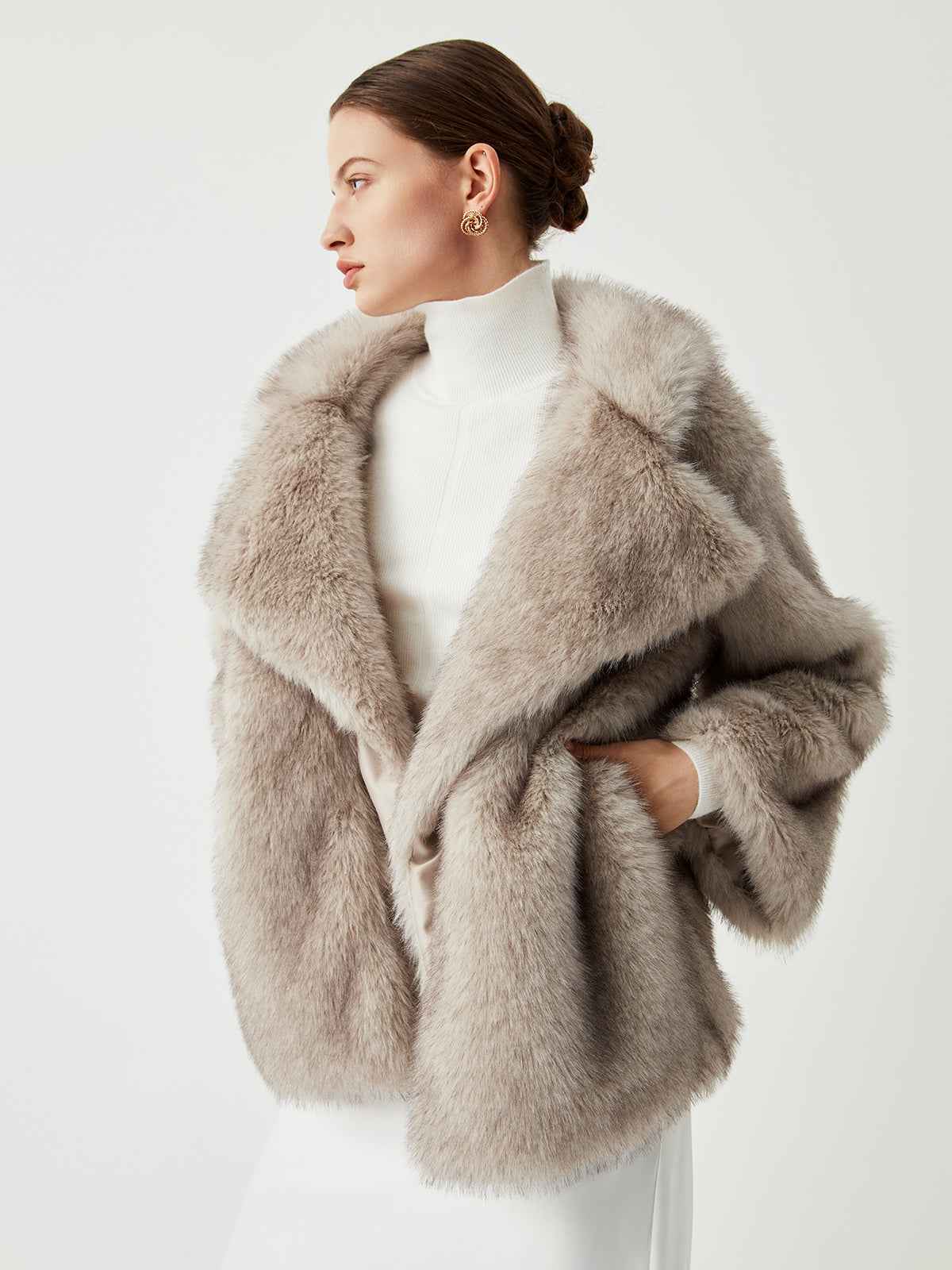 Ella | Cozy Stylish Winter Faux Fur Coat 7